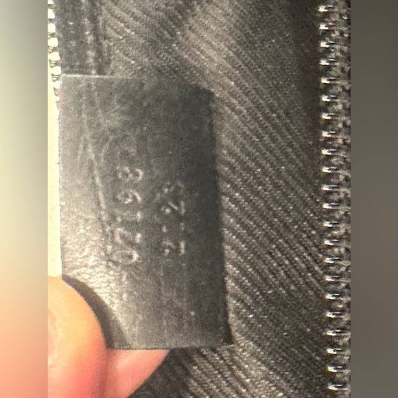 Gucci Pochette EUC - Picture 2 of 6